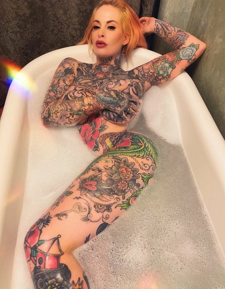 Kandyisbadass セックスモデル 写真