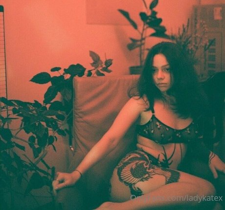 jadie the baddie アートポルノスター 写真