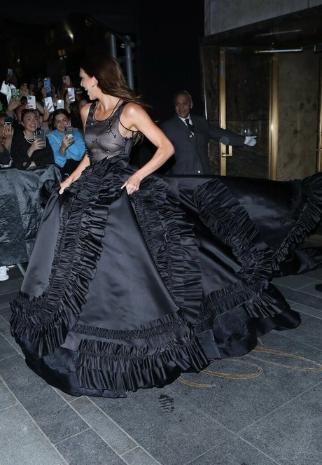 巨乳ソロオンリーファンズ ポルノ 画像