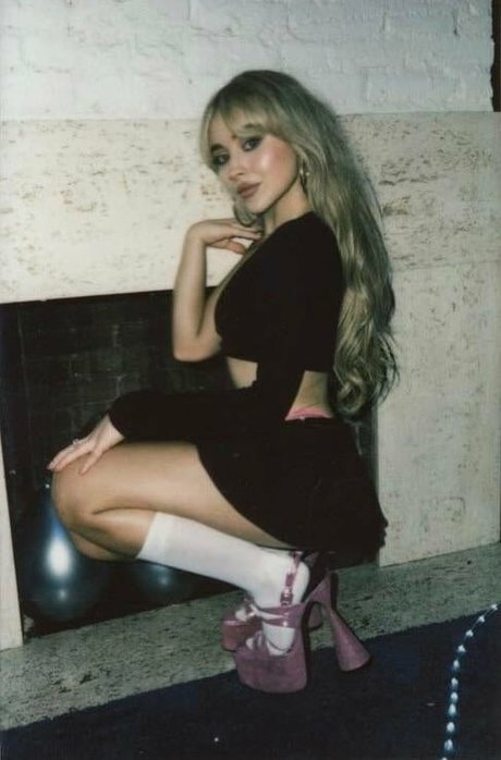 フェムボーイ xxx オンリーファン 美しいポルノ 画像