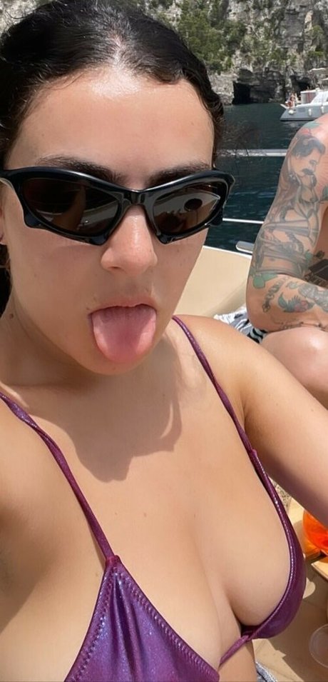 小人ヌードオンリーファンズ 無料セクシー 画像