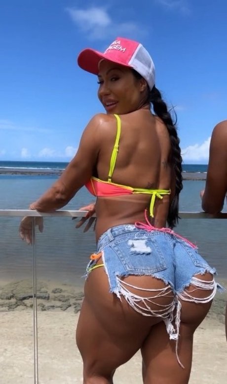 Gracyanne Barbosa 裸のスター アーカイブ