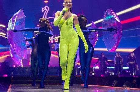 白いランジェリーオンリーファンズ 無料セックス 写真