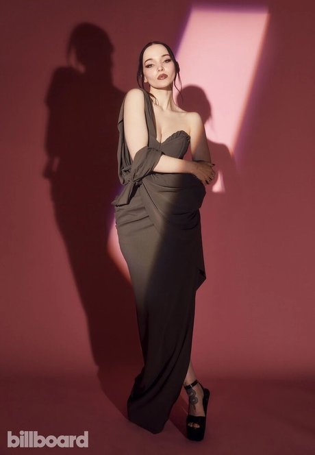 Dove Cameron トップモデル 写真