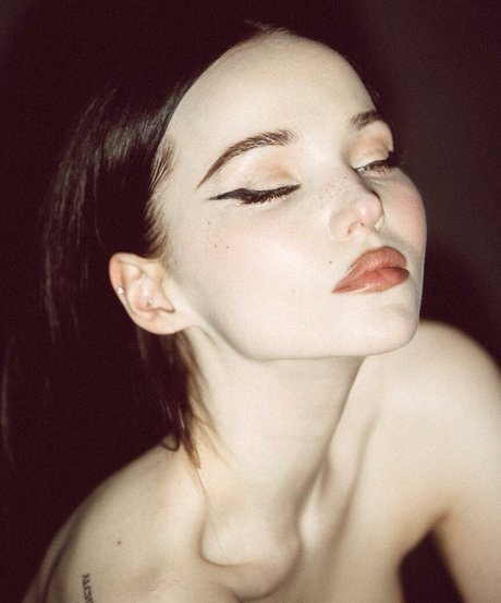 Dove Cameron 裸の女優 アーカイブ