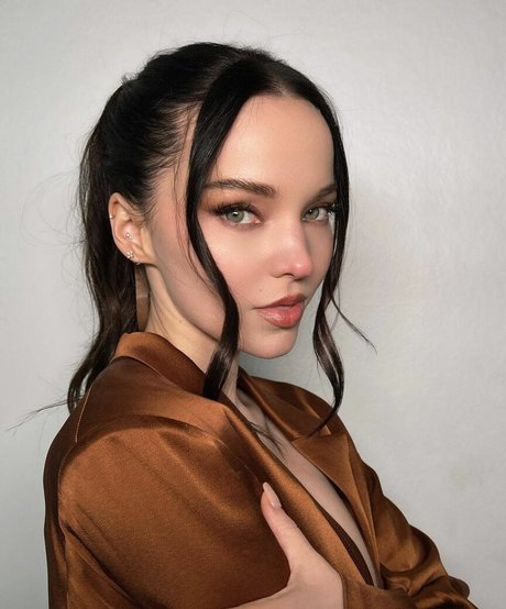 Dove Cameron トップスター 写真