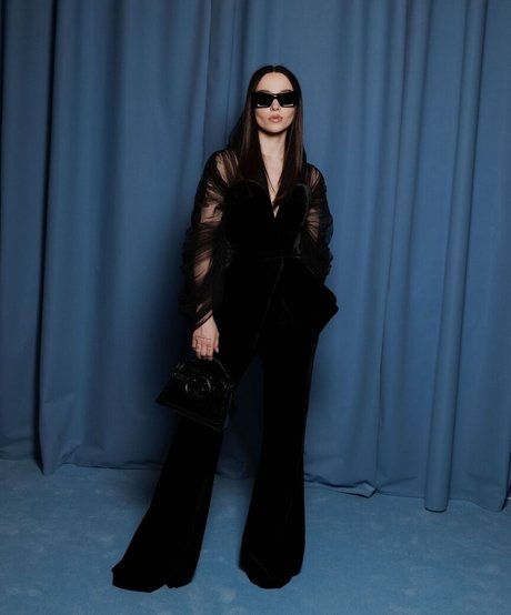 Dove Cameron アートポルノスター 写真