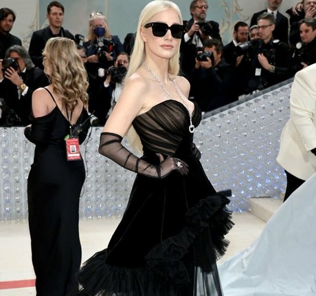 毛深い足のオンリーファンズ アートヌード ギャラリー