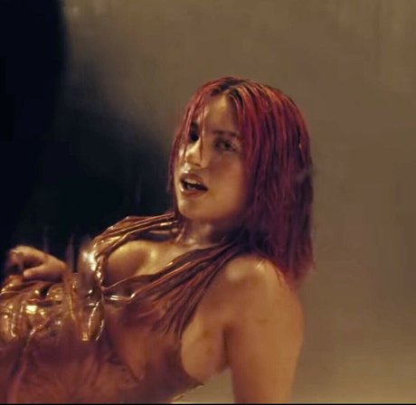 Mackenzie Ziegler 完璧なモデル 画像