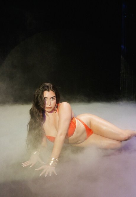 Lauren Jauregui xxxスター ギャラリー