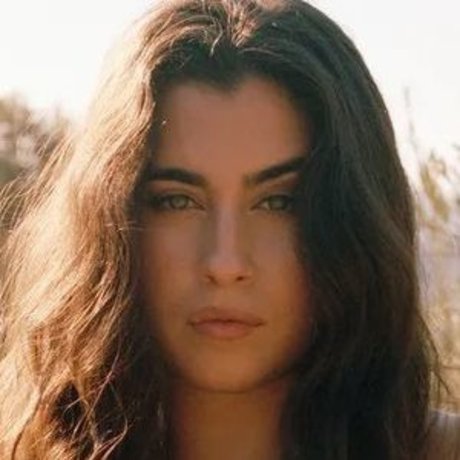 Lauren Jauregui ポルノスター セクシー 写真