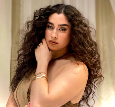 Lauren Jauregui 完璧なポルノスター ギャラリー