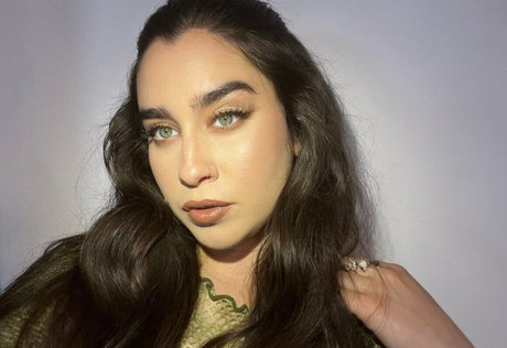 Lauren Jauregui ポルノ女優 写真