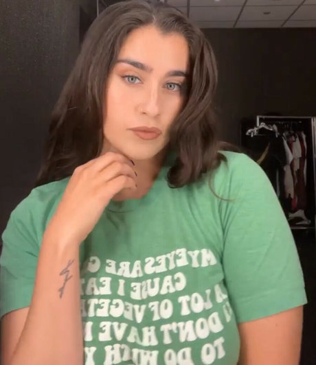 Lauren Jauregui モデル 画像