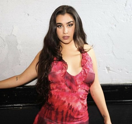 Lauren Jauregui HDモデル 写真