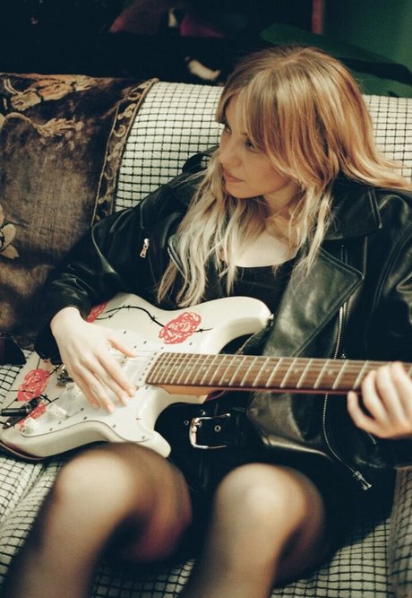 スキニーオンリーファンズ ポルノ 画像