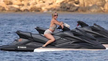 エボニーギルフオンリーファンズ ホットヌード 写真