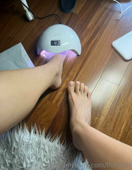 flora99f 高品質モデル 写真
