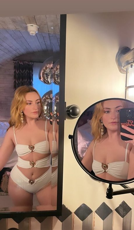 ランジェリーヌードオンリーファンズ 無料裸 写真