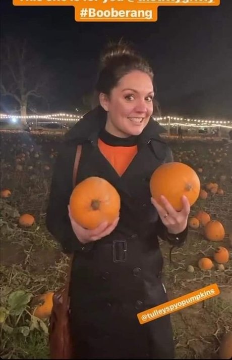 Laura Tobin トップ女優 アーカイブ