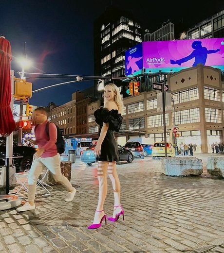 Candice King 完璧なポルノスター 写真