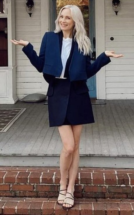 Candice King スター ヌード ギャラリー