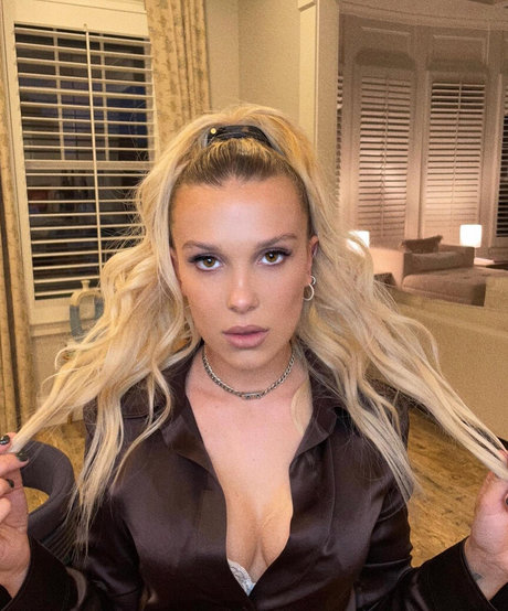 寝取られ妻オンリーファンズ アートヌード アーカイブ