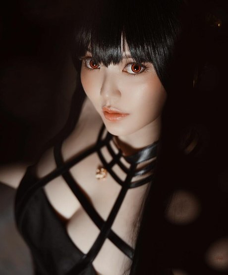 Ying Tze トップモデル 画像