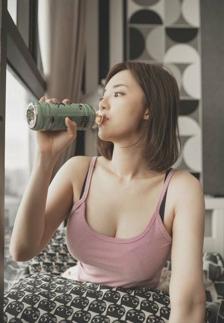 Ying Tze 美しいモデル 写真