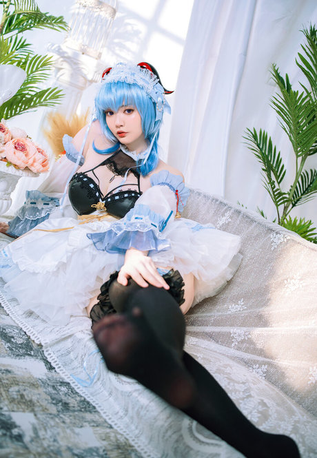 Ying Tze ポルノスター アダルト 画像