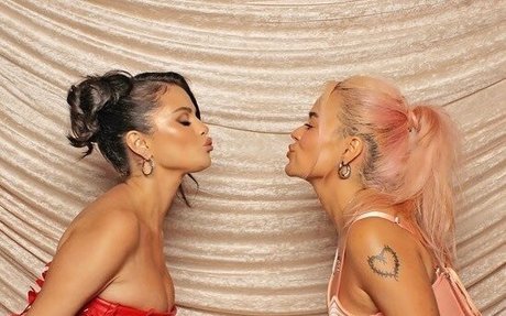 赤毛の熟女オンリーファンズ 美しいxxx 画像