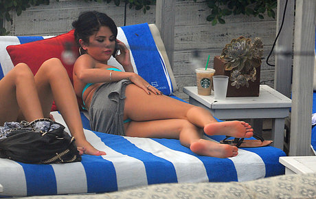 巨乳ストリップオンリーファンズ 美しいポルノ 写真