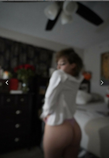 オタクなティーンのオンリーファンズ セクシーヌード 画像