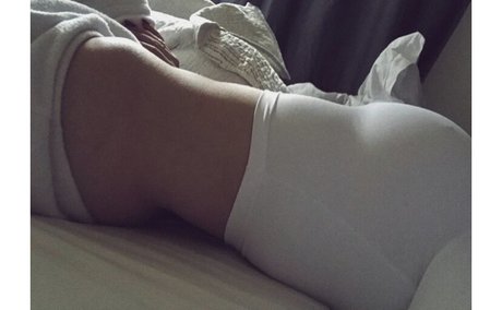 クローズアップマンコオンリーファンズ xxx 写真