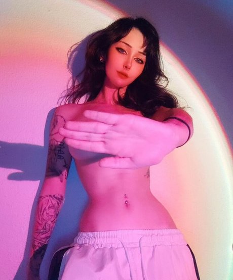 ギャングオンリーファン セクシーヌード ギャラリー