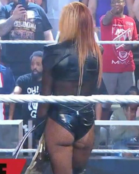 成熟した異人種間オンリーファンズ セクシー裸 写真