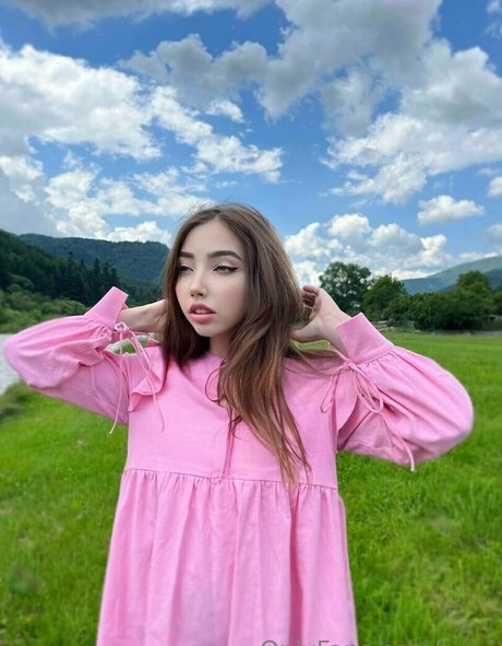 ナイロン足 オンリーファンズ 美しい裸 画像