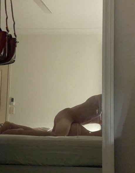 Lila Volker Lin xxxスター 写真