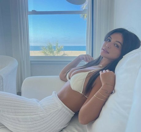 Lila Volker Lin ポルノスター 画像