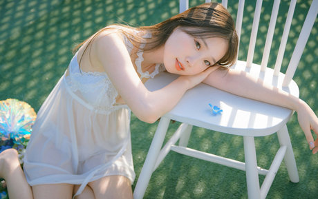 熟女中出しオンリーファンズ セクシー 写真