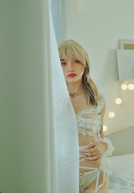 Sab Sangria ヌードのポルノスター ギャラリー