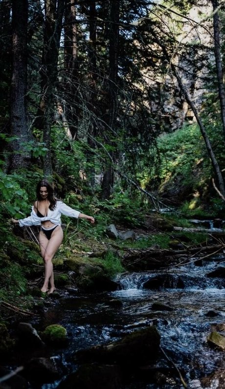 Maddison Noel アートモデル 画像