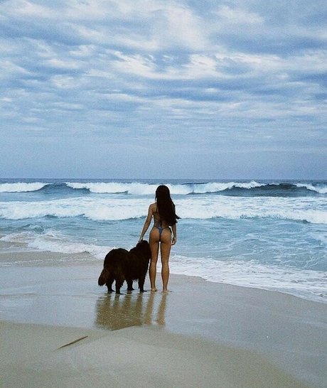 Rafa Kalimann 完璧なモデル 写真