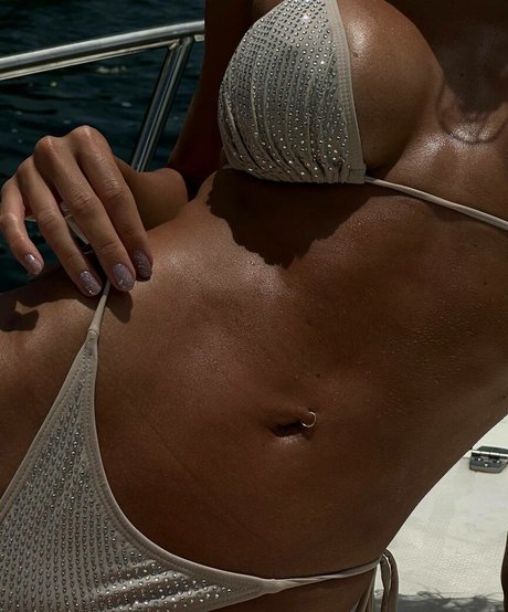 Rafa Kalimann 独占モデル 写真