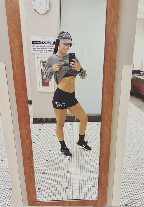 アラブの筋肉オンリーファンズ エロチック 写真