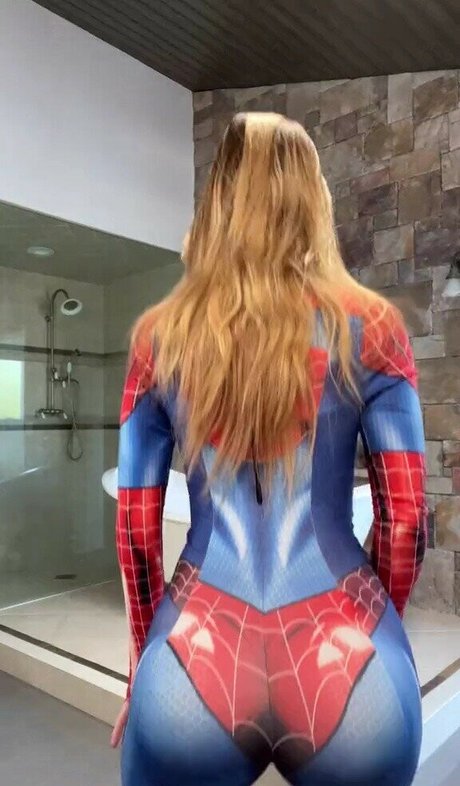 フェラチオ自撮りオンリーファンズ ホットセクシー 画像