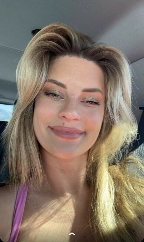 Hannah Stocking 無料モデル 写真