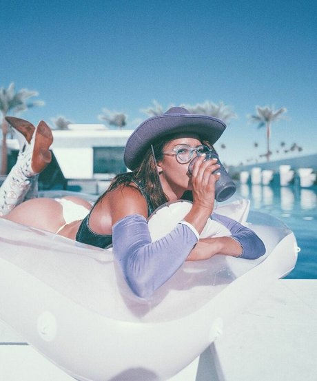 Alanna Jade Taylor セクシーなポルノスター 写真