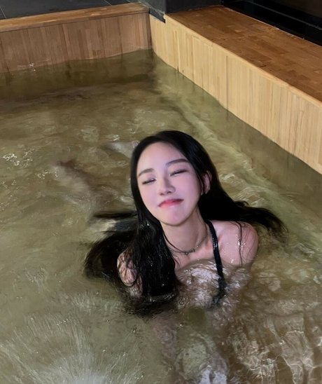 濡れたオマンコオンリーファンズ ホットセクシー 画像