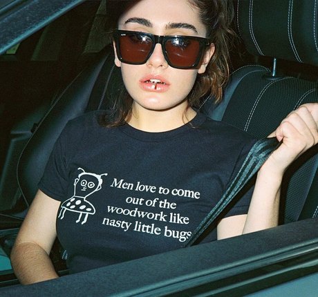 Rachel Anne Sennott 素敵なスター 写真